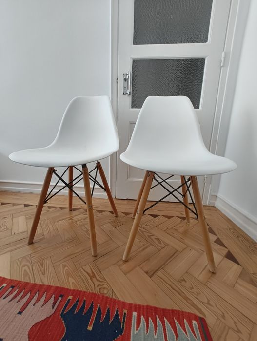 4 Cadeiras réplica Vitra Eames - Usadas