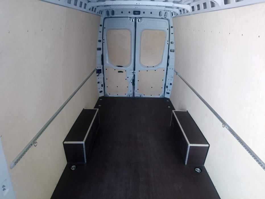 Iveco Daily L4H3-Profesjonalna zabudowa ze sklejki KNAUTECH