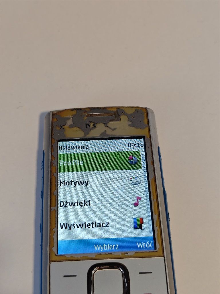 Nokia X2-00 telefon i ładowarka