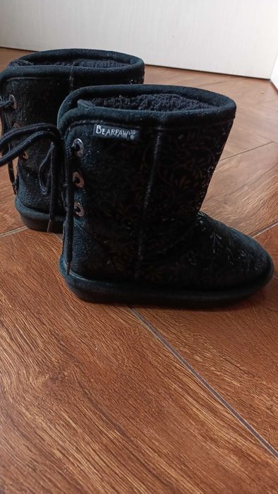 Угги виробника з Bearpaw