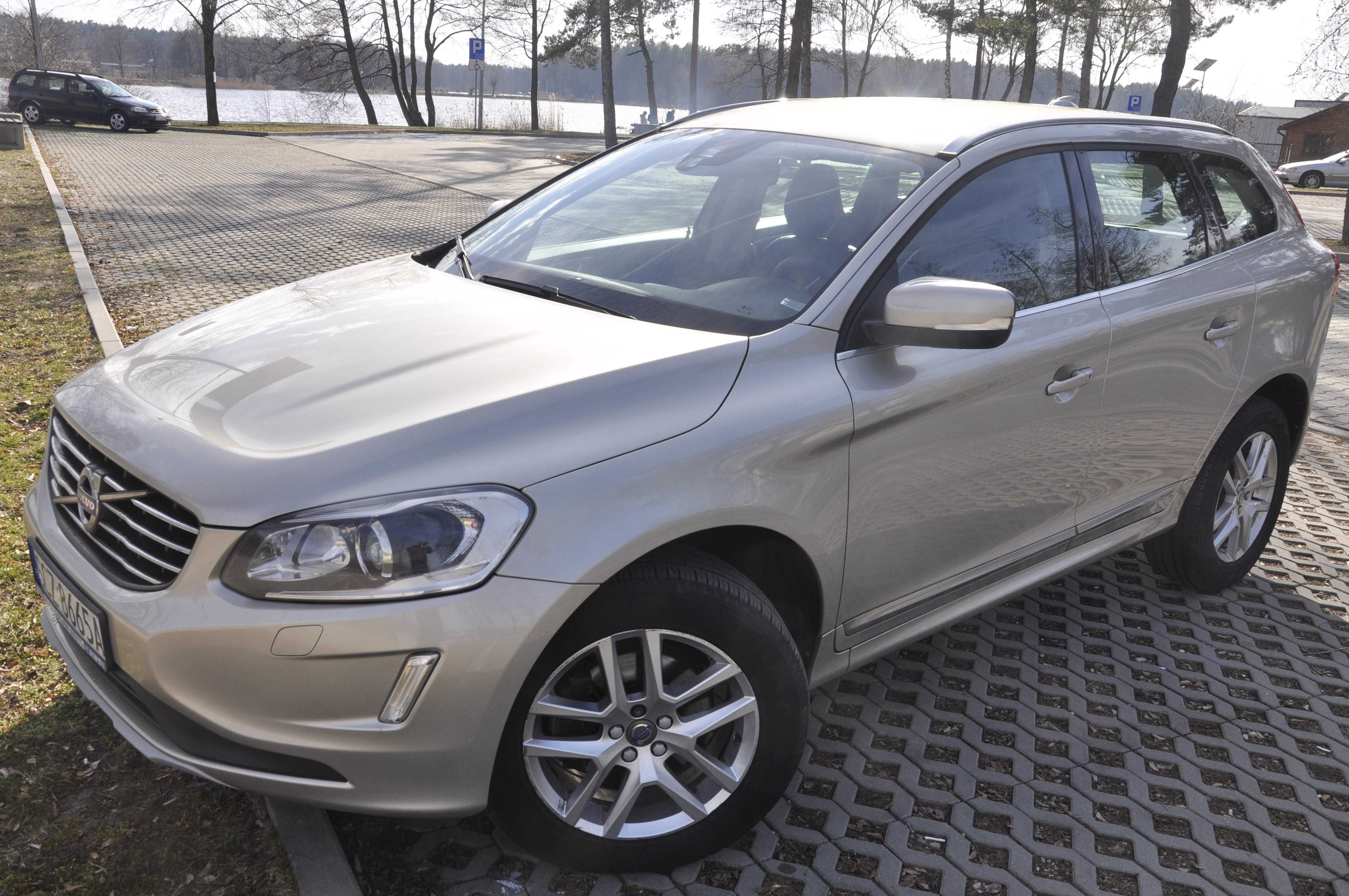 Bardzo ładny Volvo XC 60 z polskiego salonu