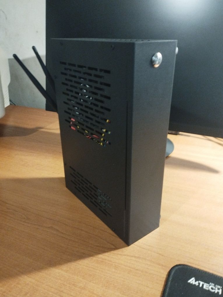 Продам  mini-itx корпус  q32