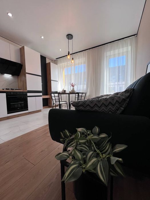 ЖК Молодість Продаж 1к квартири з новим ремонтом,  балкон, ліфт