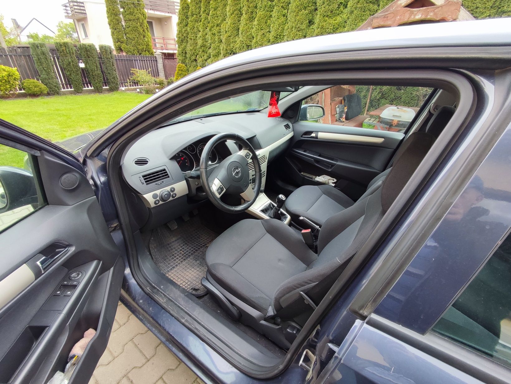 Opel Astra  H Hatchback salon Polska