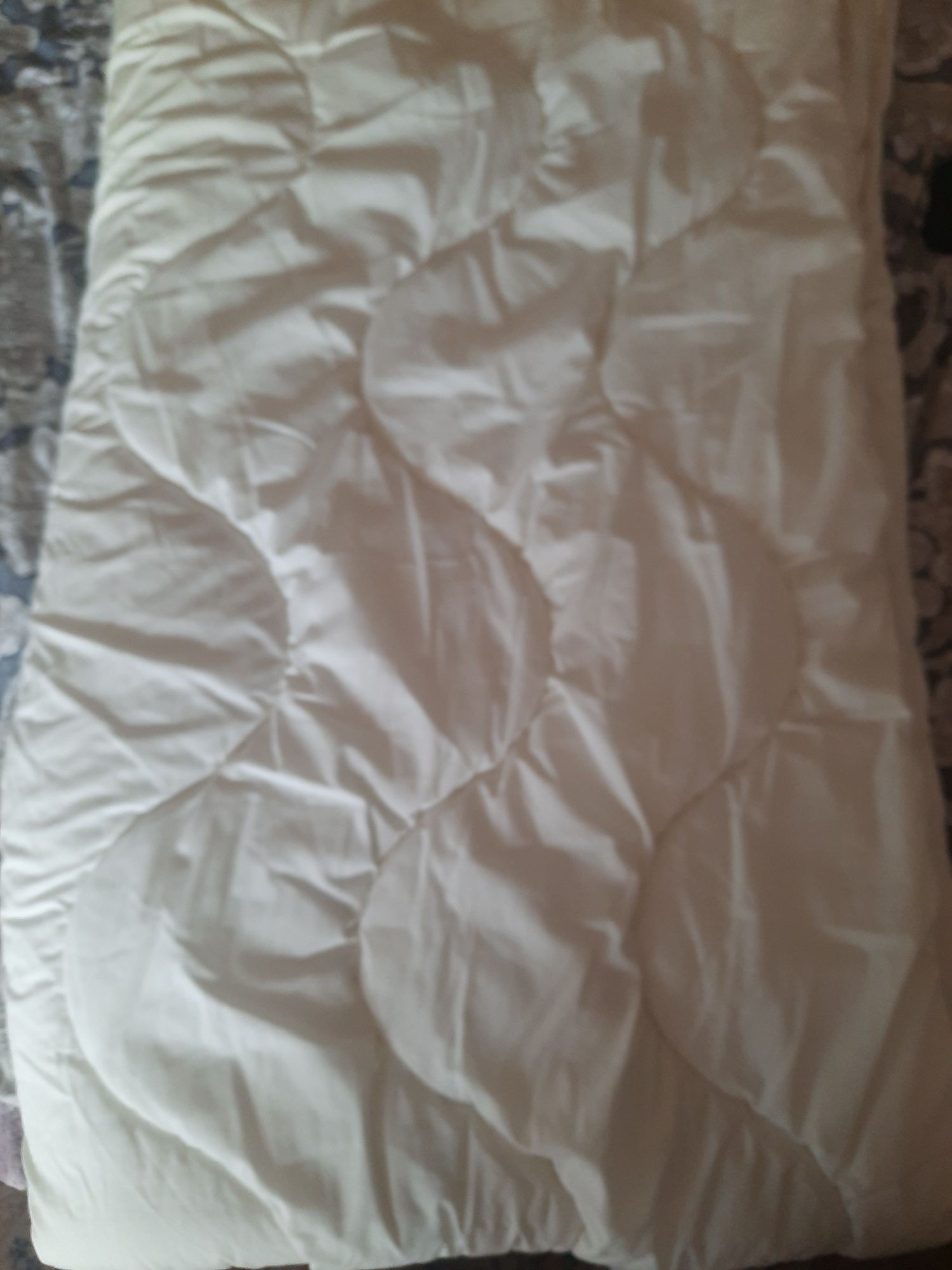 Продам теплу ковдру 1.40×2.10