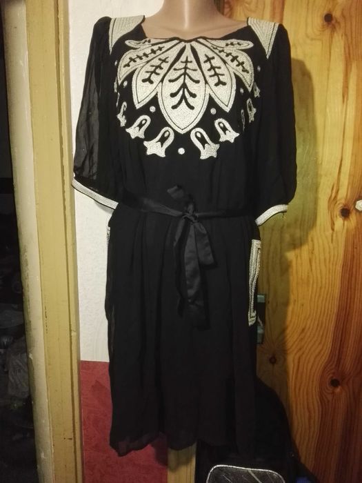 Нарядное шелковое  платье размера