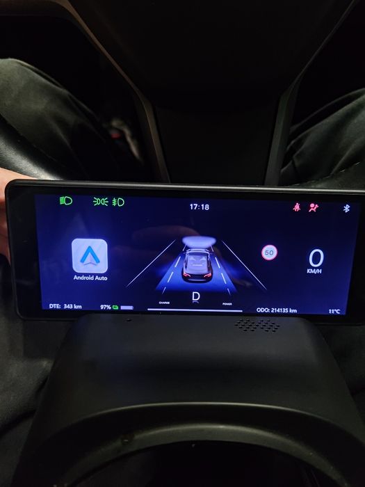 Дополнительный екран Tesla 3/Y 2018-2023