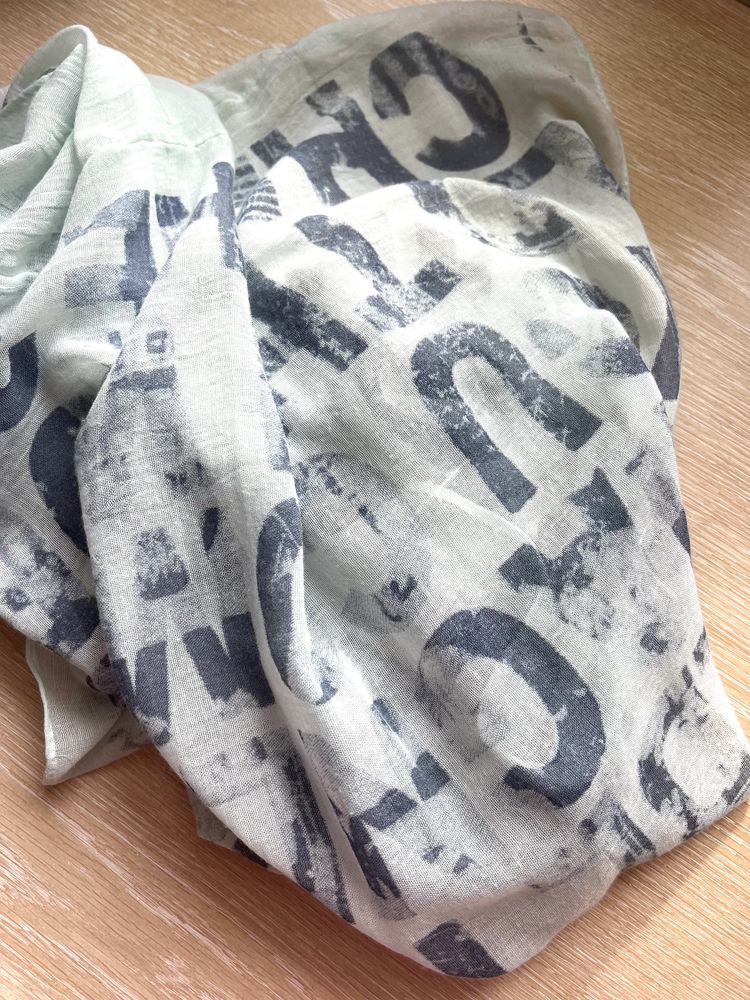 Szal szalik komin wzorzysty z nadrukiem na jesień zimę butik