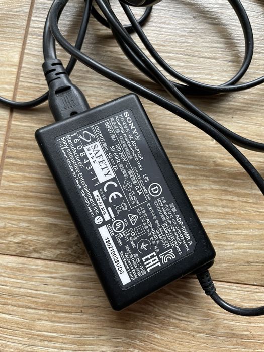 Oryginalna Stacja Ładująca Pady Ładowarka Playstation 4 Ps4 Station