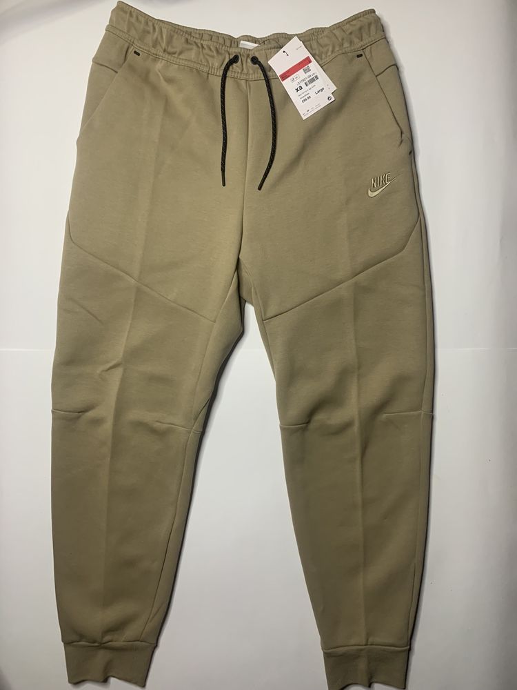 Оригінал! Штани Nike tech fleece joggers olive DX0581-247