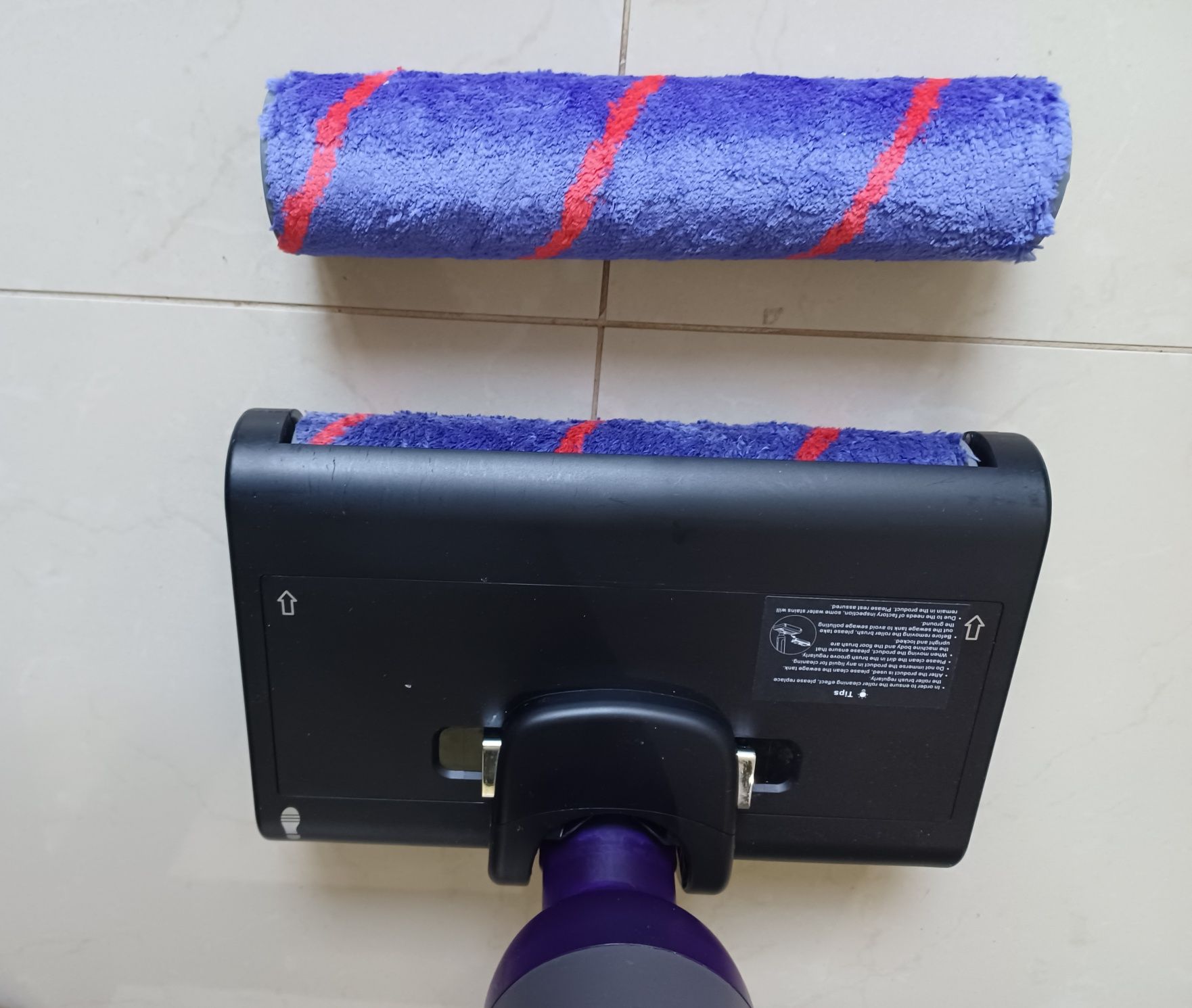 Elektryczny mop wielofunkcyjny.