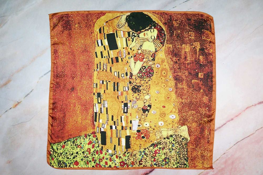 Klasyczna apaszka obraz "Pocałunek" Gustav Klimt damska kobieca lato