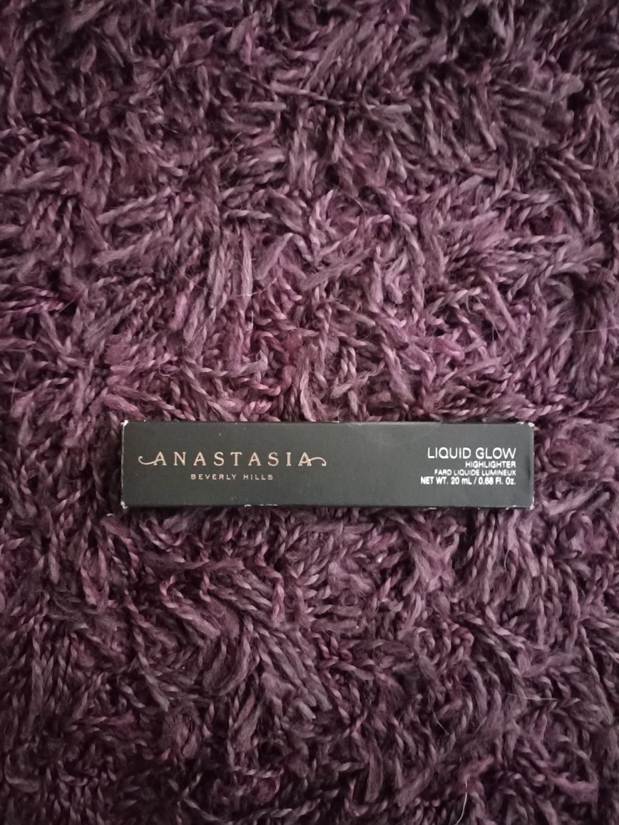 Anastasia beverly hills liquid glow rozświetlacz