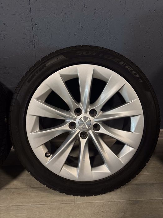 Диски Tesla R19 8j ET49