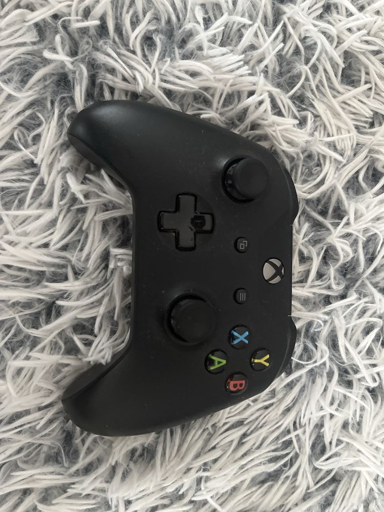Xbox One biały + 2 pady | Stan bardzo dobry