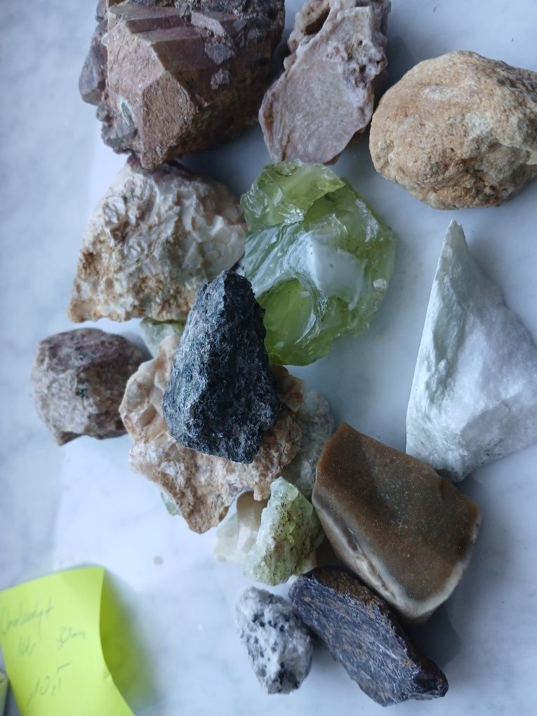 skamieliny  mineraly mix