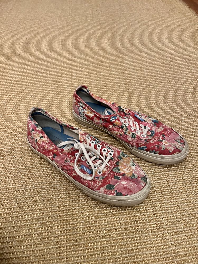 Tenis VANS floral mulher