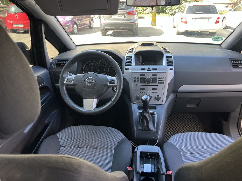 Опель Зафира Б 2013 рік 7 місць 1.6 газ/бенз рестайлинг