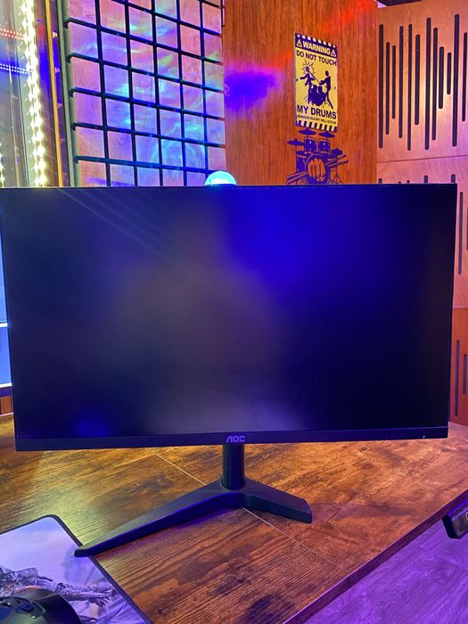 Monitor AOC “24” como novo