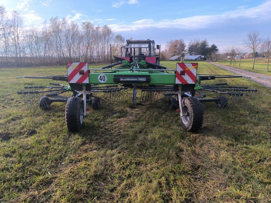 Zgrabiarka karuzelowa Deutz-Fahr swatmaster 7641