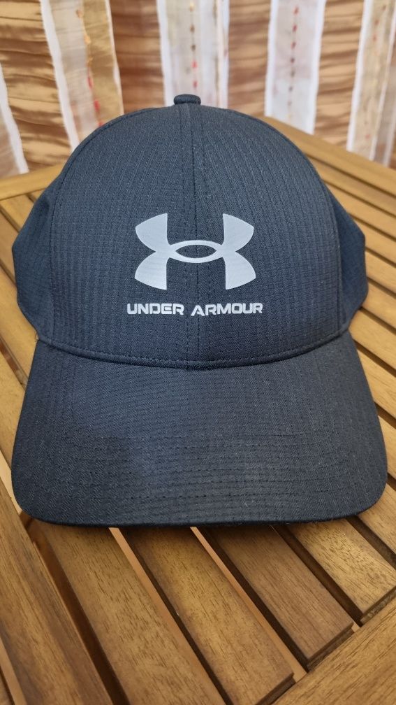 Продам фирменную кепку Under Armour