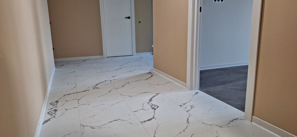 Професійний та швидкий монтаж вашої підлоги
декоративних панелей ,рей