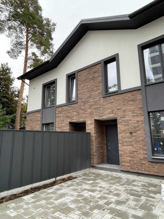 Таунхаус з частковим ремонтом в Ірпені на 1.5 сот. 130м2, Газ