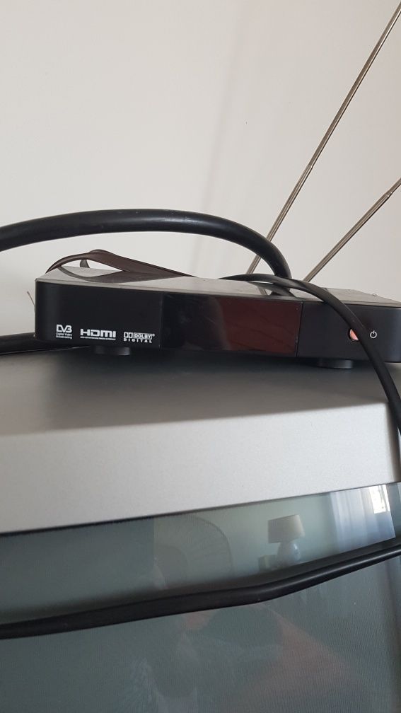 Televisor antigo com TDT