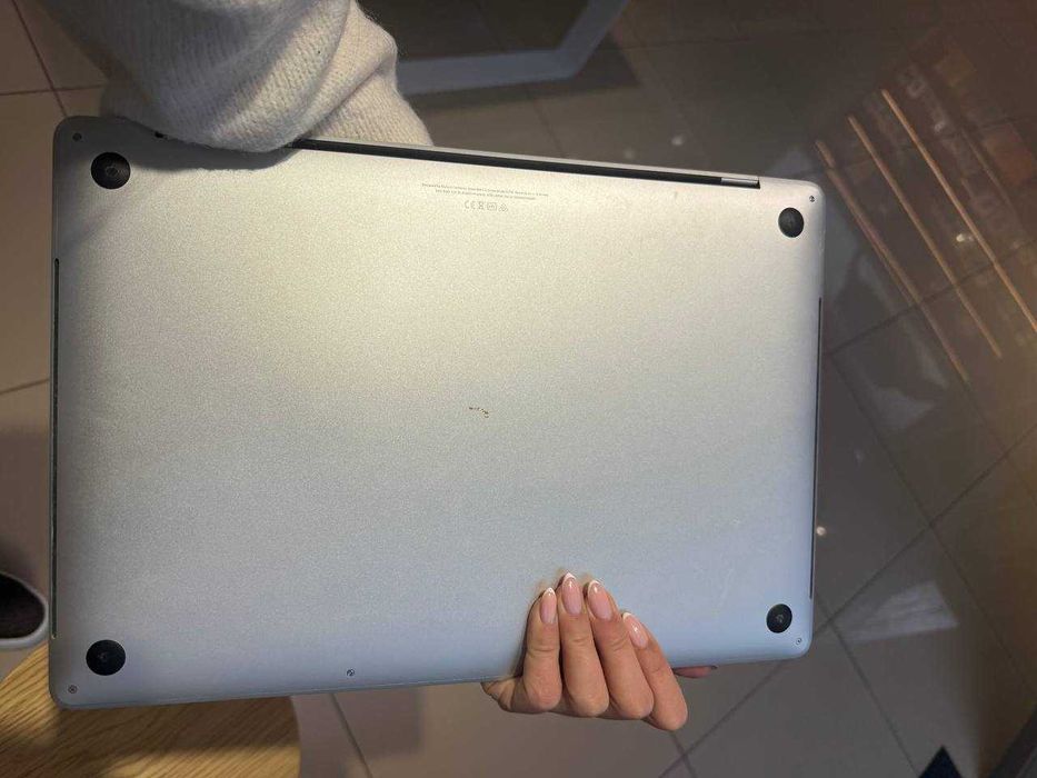 Б/У MacBook Pro 16" 512GB Silver (MVVL2) 2019 i7/16/512 (A)