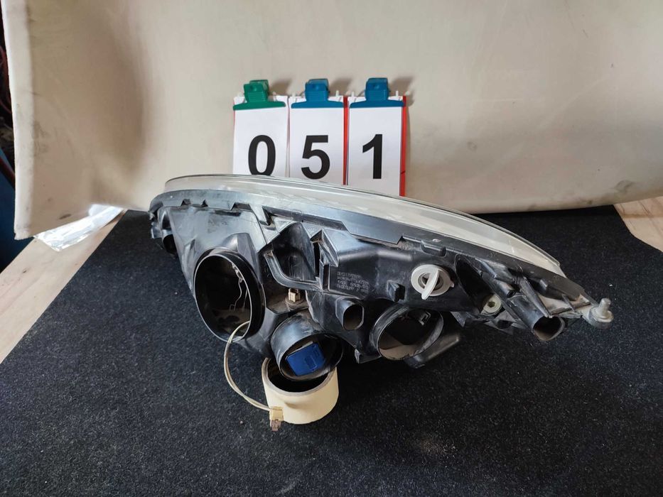 Citroen C4 Picasso I (2006/2013) Lampa przednia PRAWA  / EU