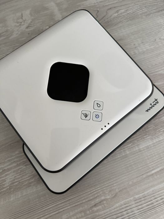 iRobot Braava (Mint 4200) робот для вологого прибирання