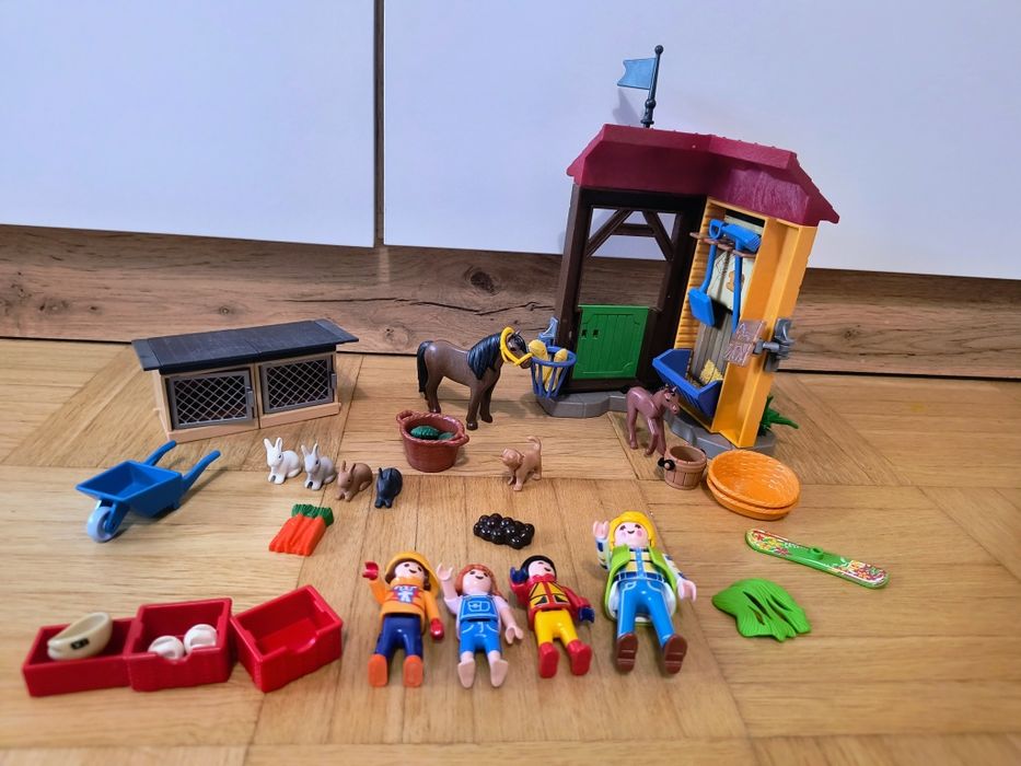 Playmobil country stadnina koni i klatki z królikami