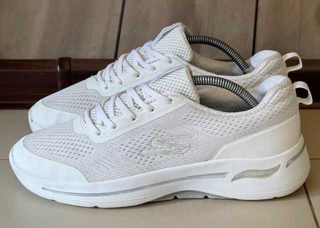 Кроссовки Skechers Go Walk Arch Fit размер EUR-40/42-27 см.