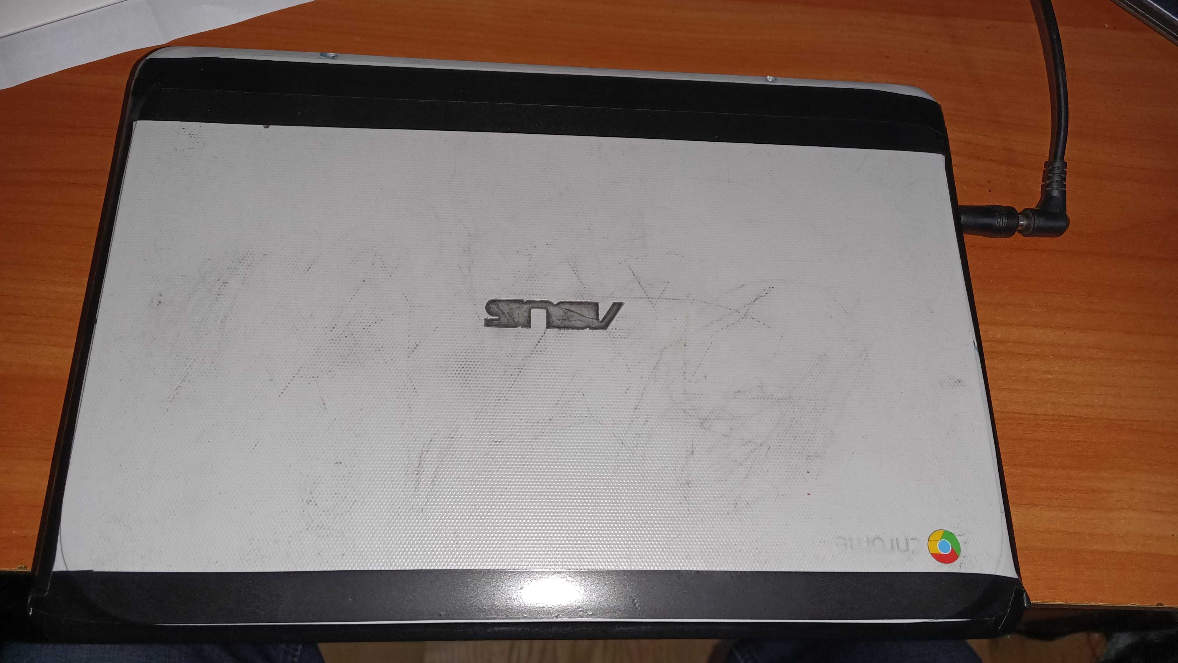 Chromebook Asus (батарея 6-7 годин)