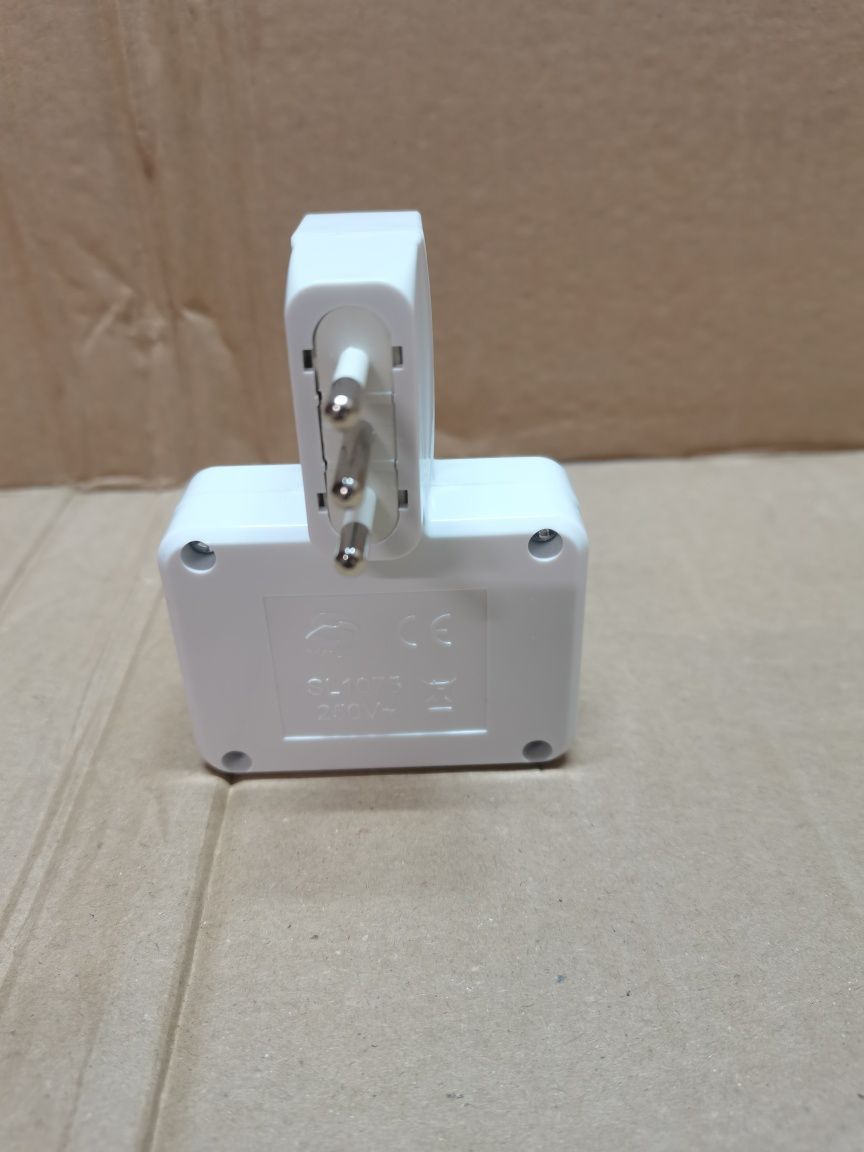 V-TAC 4-osobowy adapter z przełącznikiem