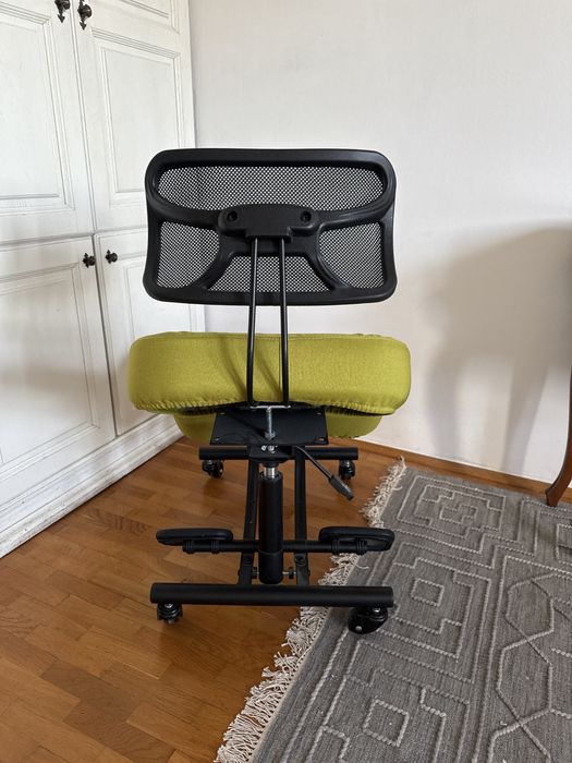 Klękosiad klęcznik ergonomiczne krzesło do pracy