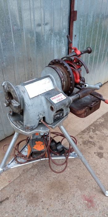 RIDGID 300A Gwintownica elektryczna do rur