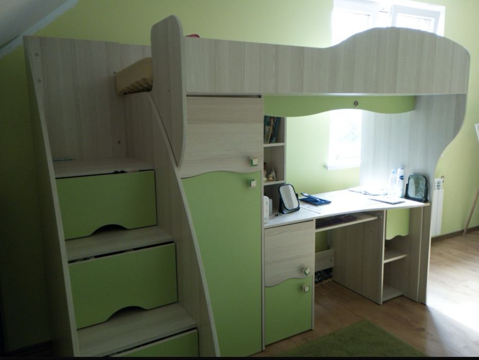 Piętrowe łóżko zielone