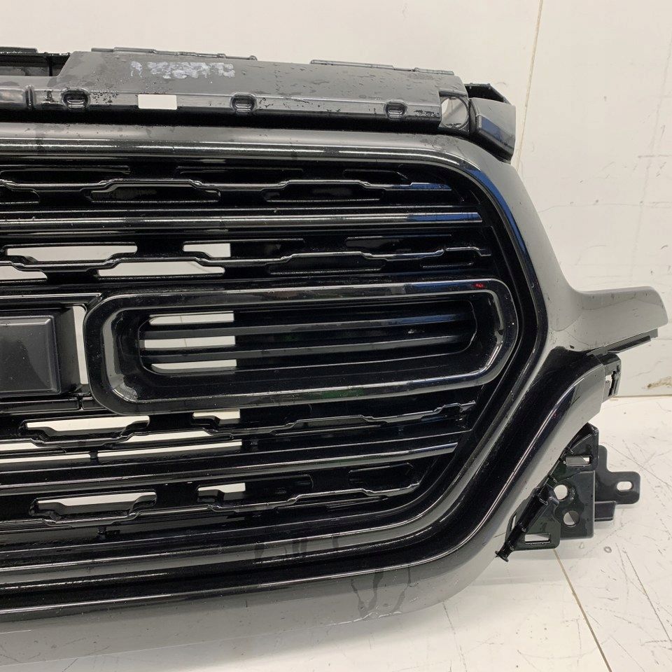 Atrapa grill czarny przód przedni kamera Dodge Ram V 1500 Limited 22r
