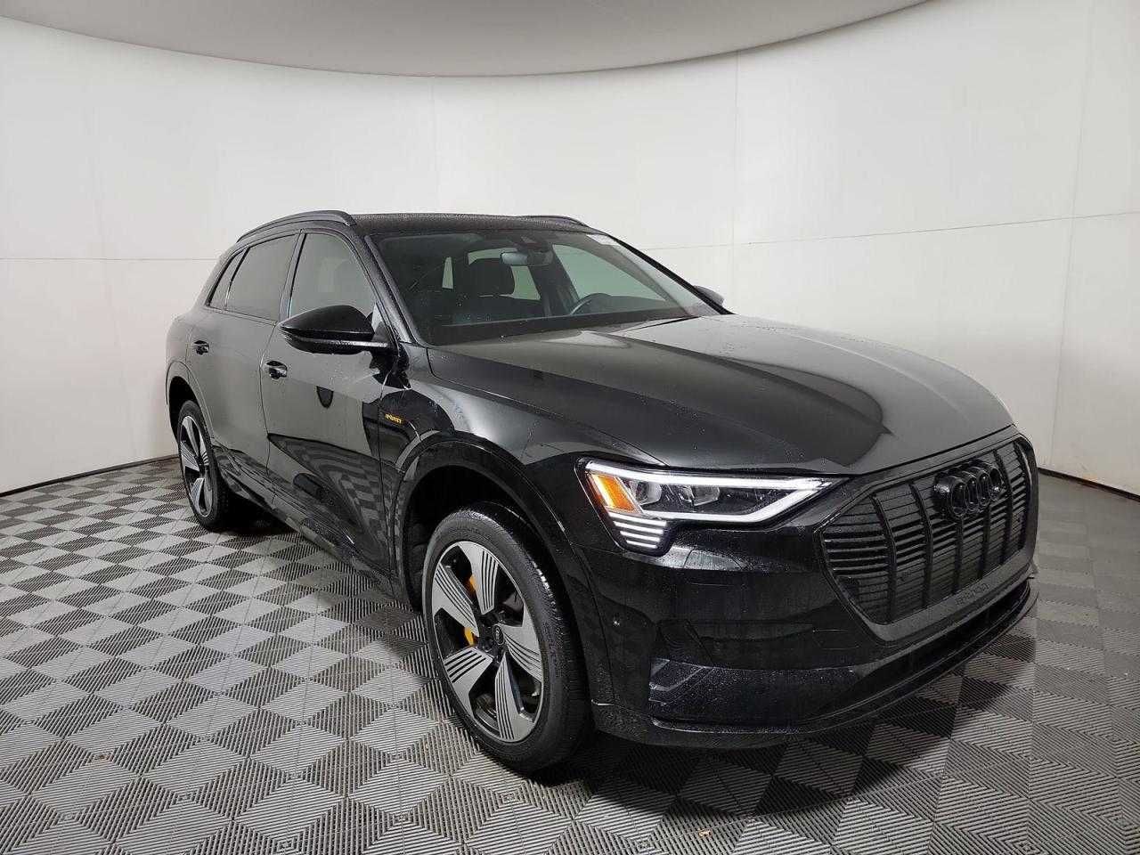Розбірка наявність етрон ауді ку8 etron єтрон салон