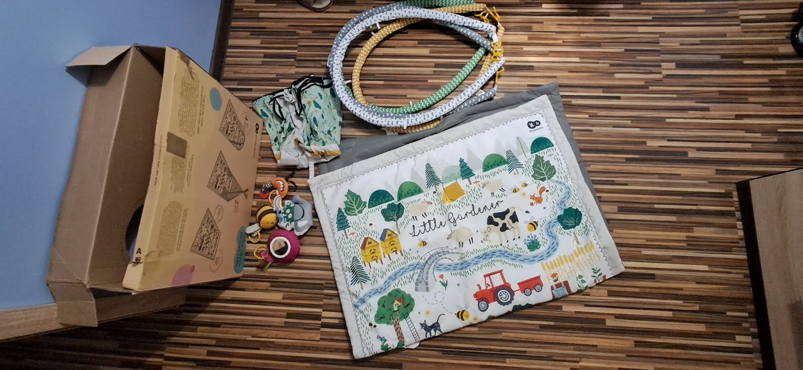 Mata edukacyjna z namiotem kinderkraft