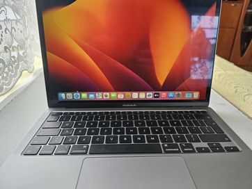 Laptop MacBook 13-inch