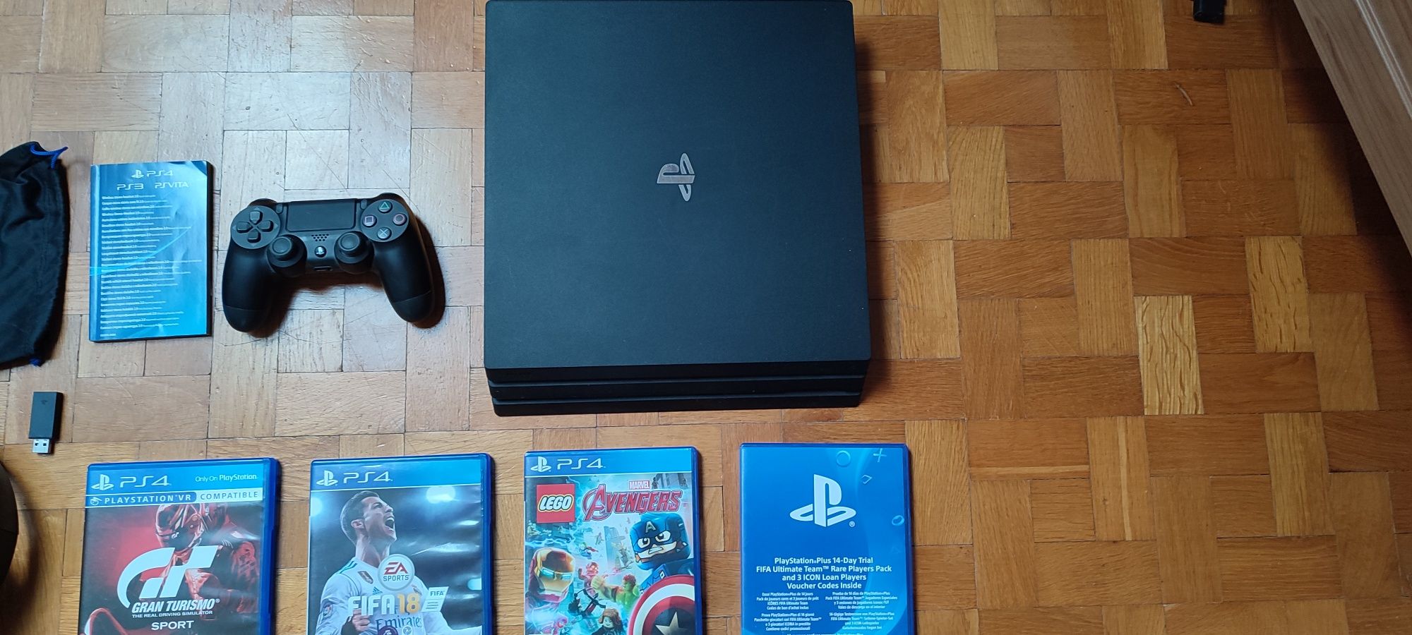 PS4 Pro 1 TB + słuchawki bezprzewodowe i 3 gry gratis