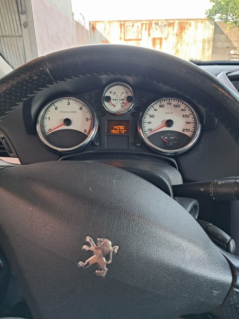 207 Coupé Cabrio Diesel impecável 191 mil