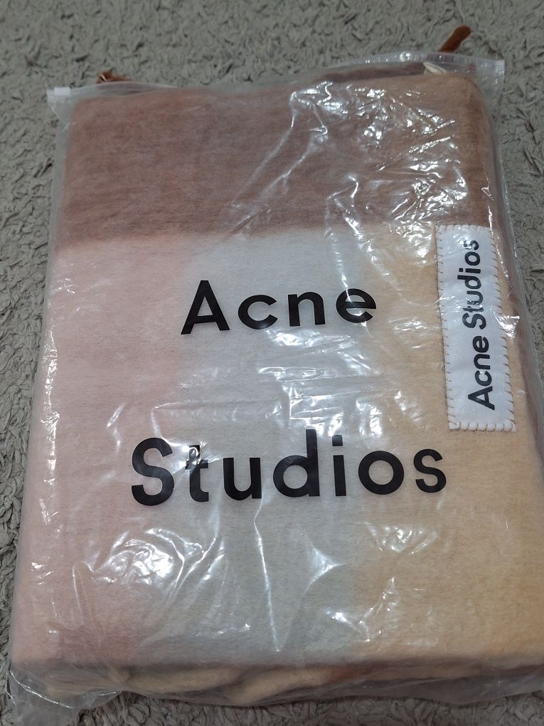 Acne studios szalik