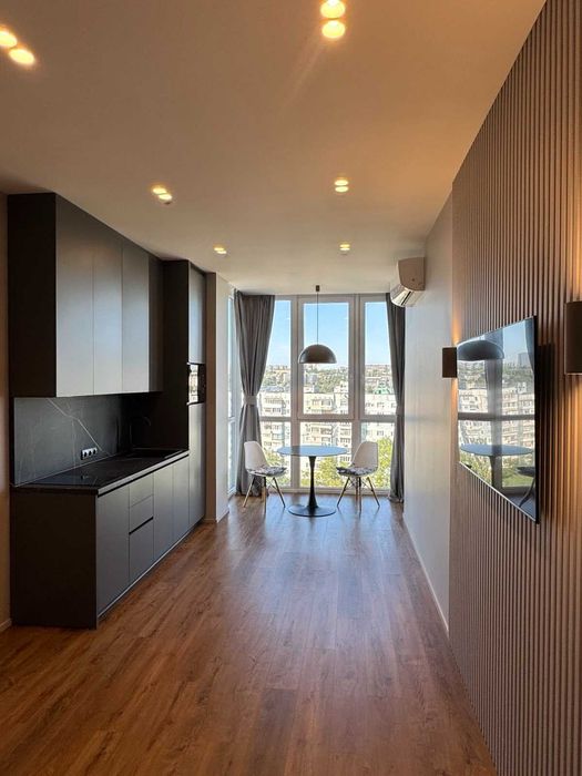 Продам 1 кімнатну квартиру  в житловому   комплексі River Hall