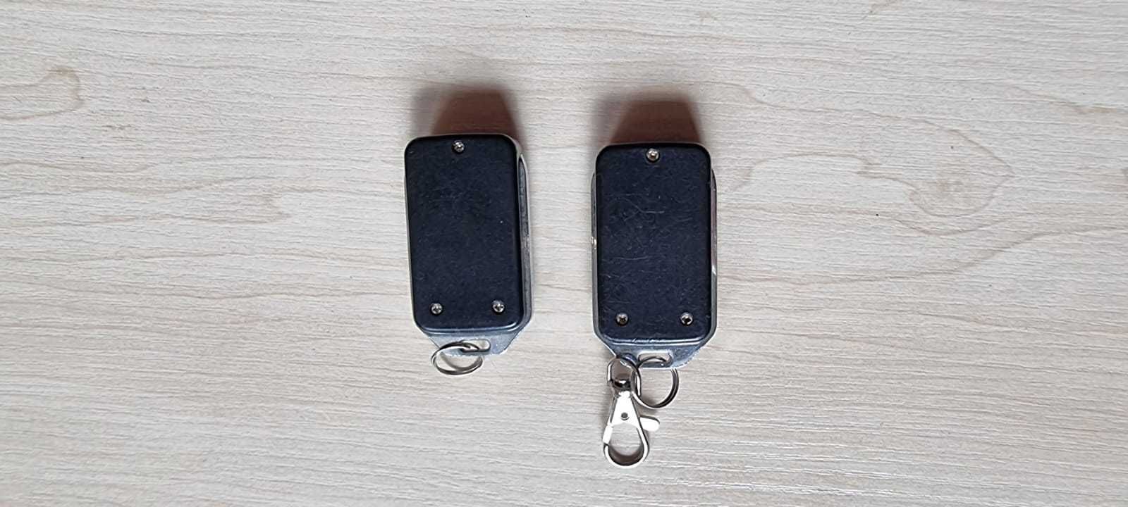 Siłowniki do bramy , skrzynka elektryczna piloty x 2  polecam !