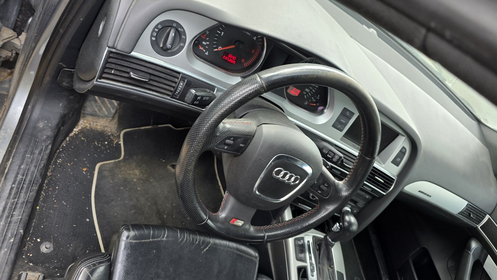 Deska rozdzielcza kokpit Audi A6 C6 Europa