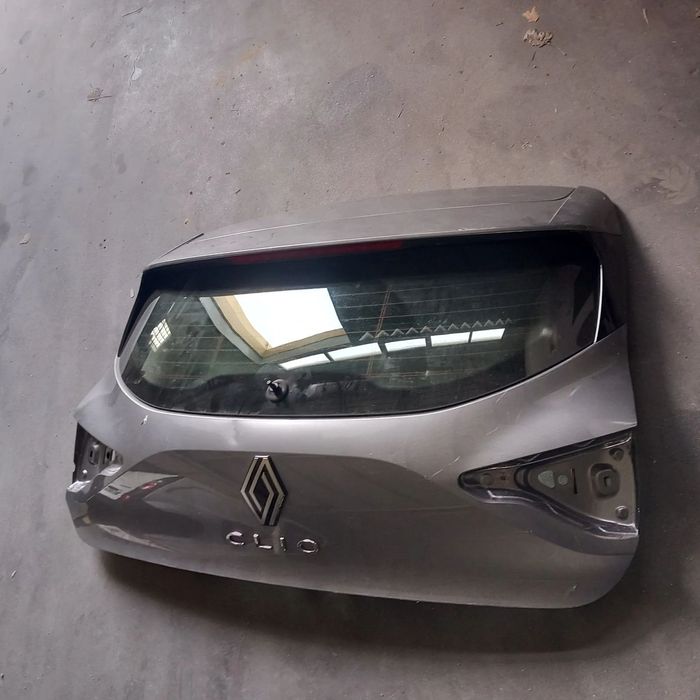 Mala renault clio 5 ultimo modelo