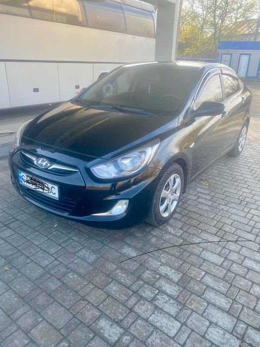 Продається Hyundai Accent  2011 року, автомат, 1.4, бензин